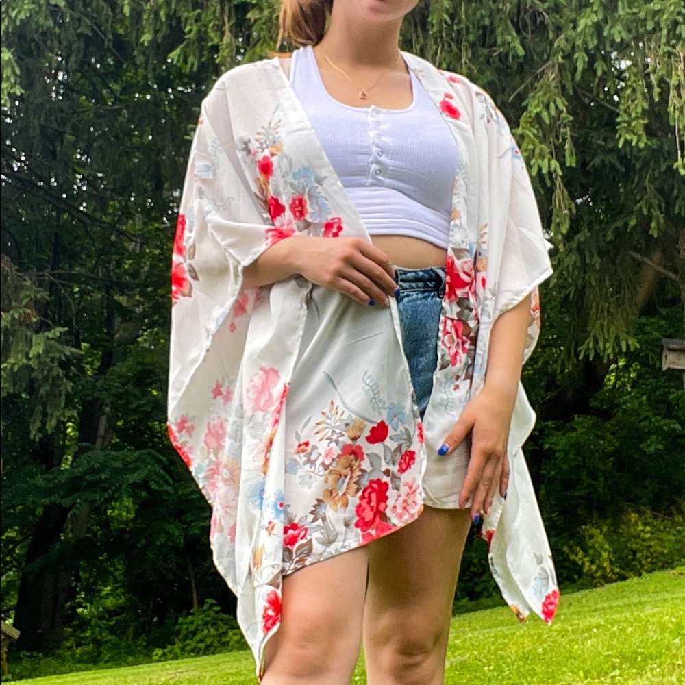White garden romance floral kimono!